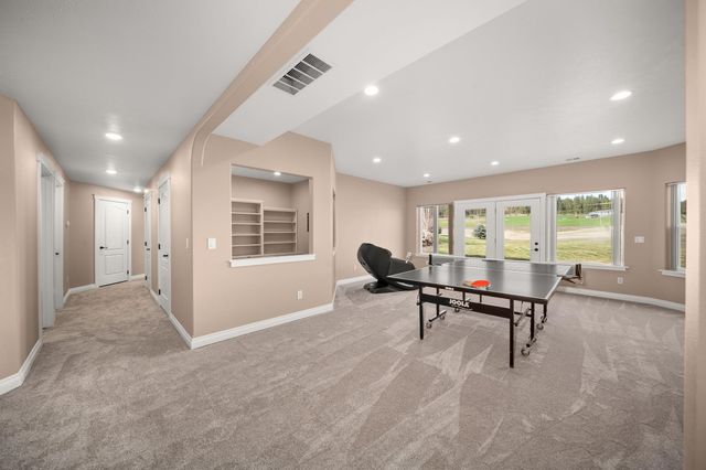 10311 E Peone Landing Ln, Mead, WA 99021