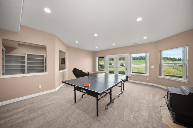 10311 E Peone Landing Ln, Mead, WA 99021