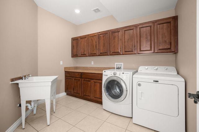 10311 E Peone Landing Ln, Mead, WA 99021