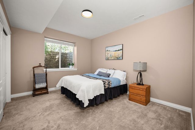 10311 E Peone Landing Ln, Mead, WA 99021