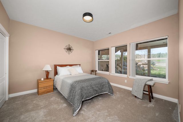 10311 E Peone Landing Ln, Mead, WA 99021