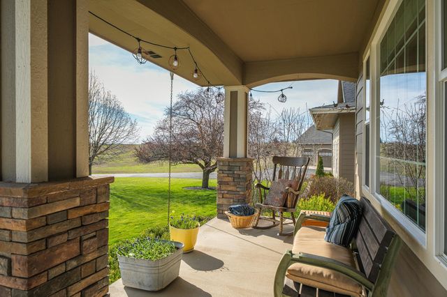 10311 E Peone Landing Ln, Mead, WA 99021