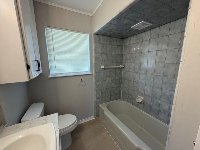 2226 Silverbonnet Street, Houston, TX 77055
