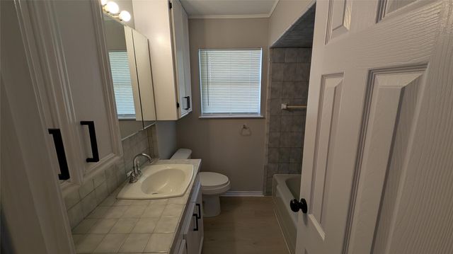 2226 Silverbonnet Street, Houston, TX 77055