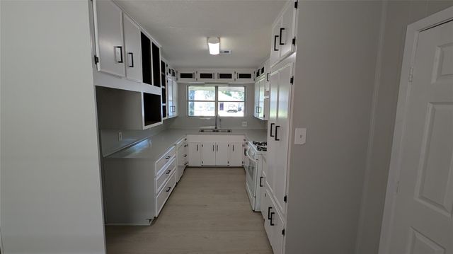 2226 Silverbonnet Street, Houston, TX 77055