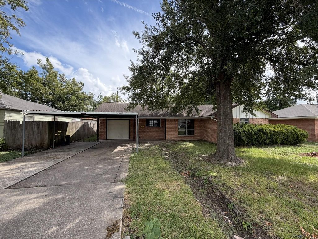 2226 Silverbonnet Street, Houston, TX 77055