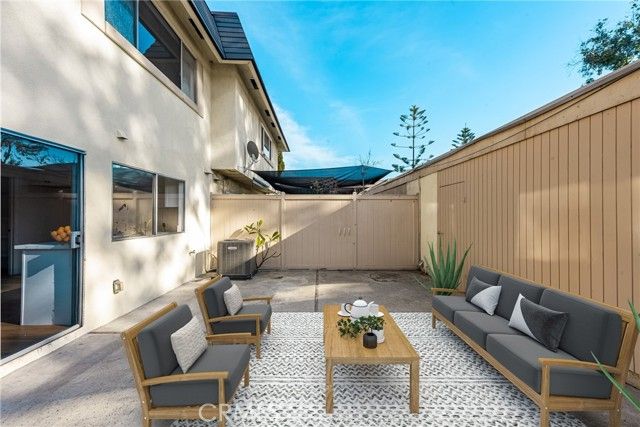 9841 Via Sonoma, Cypress, CA 90630