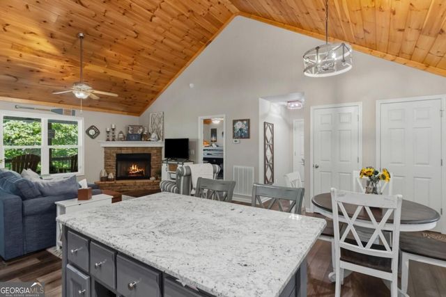20 Foxhound Court, Ellijay, GA 30540
