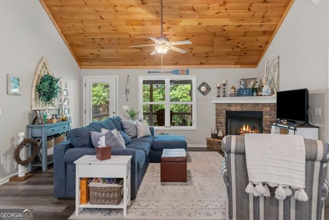 20 Foxhound Court, Ellijay, GA 30540