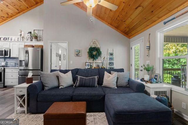 20 Foxhound Court, Ellijay, GA 30540