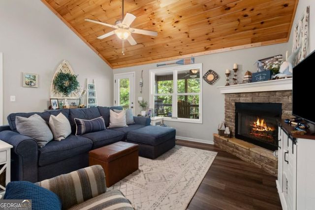 20 Foxhound Court, Ellijay, GA 30540