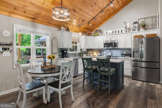 20 Foxhound Court, Ellijay, GA 30540