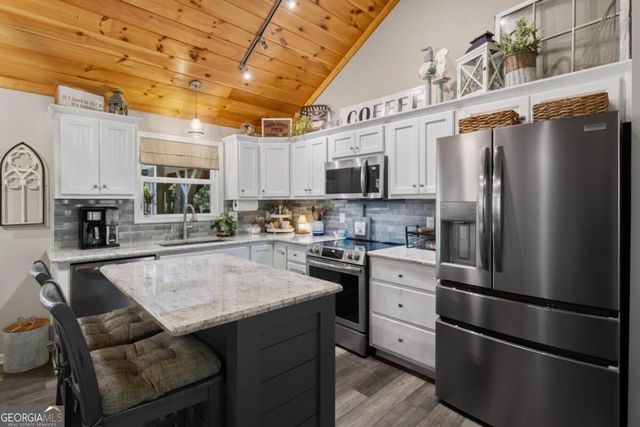 20 Foxhound Court, Ellijay, GA 30540