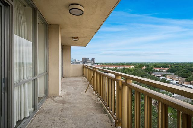 6211 W Northwest Highway 900, Dallas, TX 75225