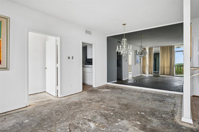 6211 W Northwest Highway 900, Dallas, TX 75225