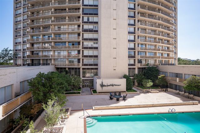 6211 W Northwest Highway 900, Dallas, TX 75225