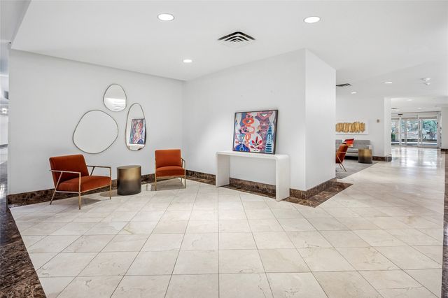 6211 W Northwest Highway 900, Dallas, TX 75225
