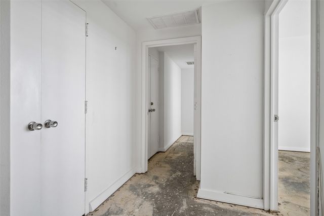 6211 W Northwest Highway 900, Dallas, TX 75225