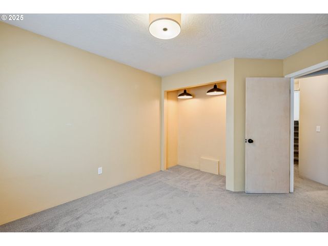 724 OSTRANDER Rd, Kelso, WA 98626