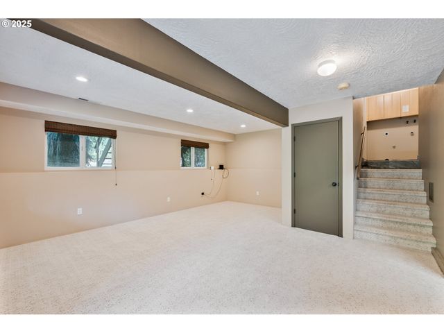 724 OSTRANDER Rd, Kelso, WA 98626