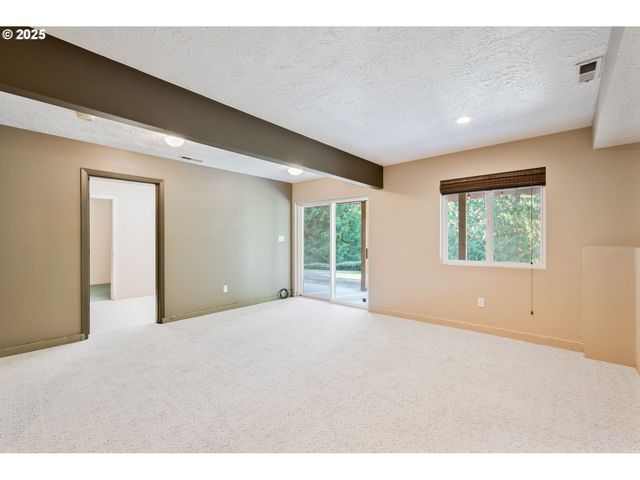 724 OSTRANDER Rd, Kelso, WA 98626