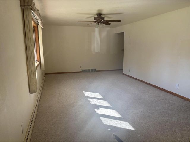 135 N MEADOW STREET, Oshkosh, WI 54902