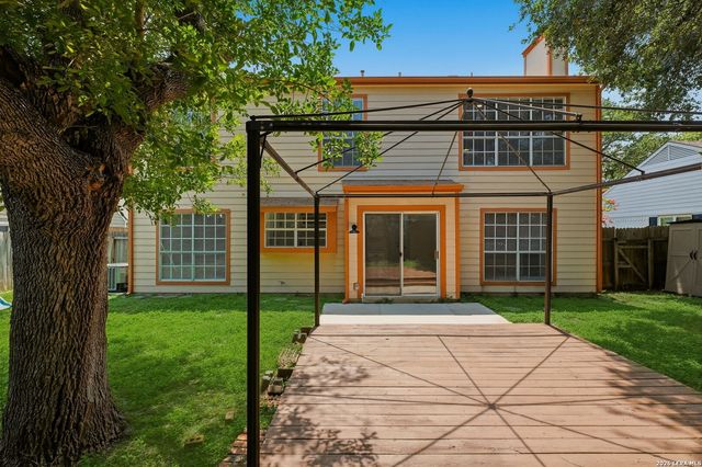 333 SUNROSE LN, Cibolo, TX 78108
