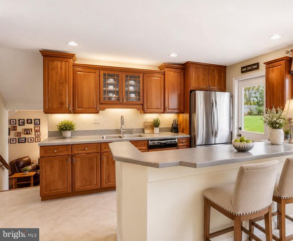 12012 CANTER LN, Reston, VA 20191