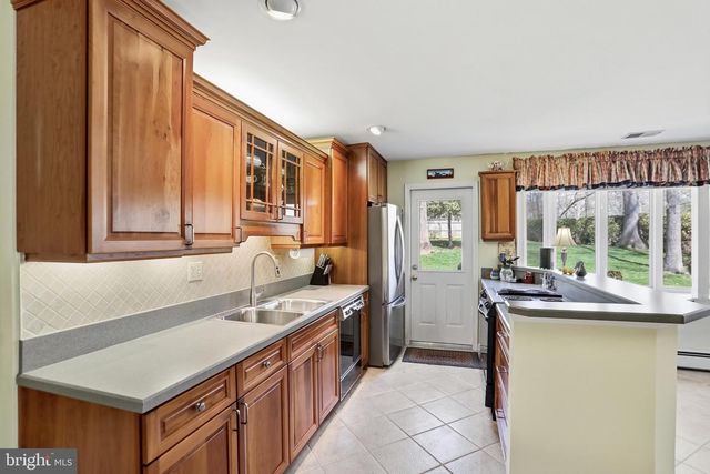 12012 CANTER LN, Reston, VA 20191