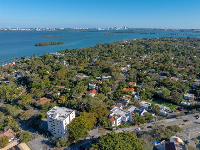 5981 NE 6th Ave, Miami, FL 33137