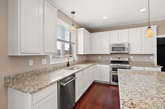 10057 New Devon Street, Munster, IN 46321