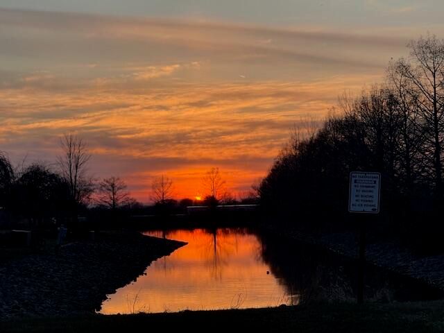 10057 New Devon Street, Munster, IN 46321