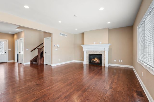 10057 New Devon Street, Munster, IN 46321