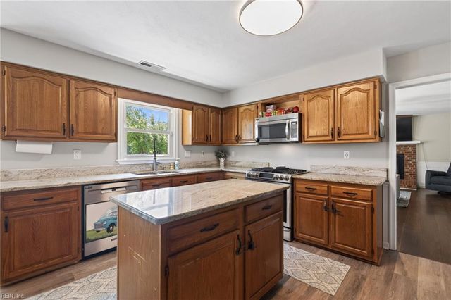 1520 Picasso CT, Virginia Beach, VA 23456