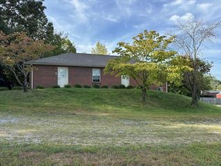 2117 Trenton Rd, Clarksville, TN 37040