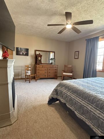 2904 Londonshire Court, Lincoln, NE 68516