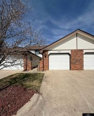 2904 Londonshire Court, Lincoln, NE 68516
