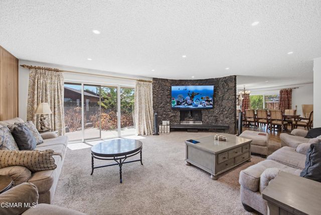 6727 Shoup Avenue, West Hills, CA 91307