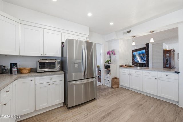 6727 Shoup Avenue, West Hills, CA 91307