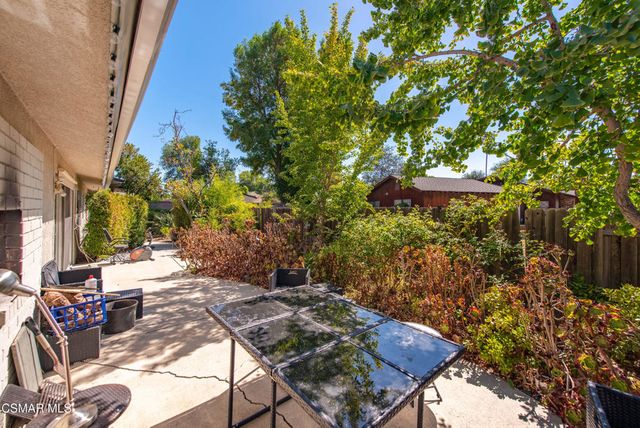 6727 Shoup Avenue, West Hills, CA 91307