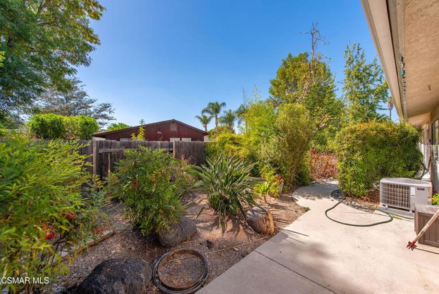 6727 Shoup Avenue, West Hills, CA 91307