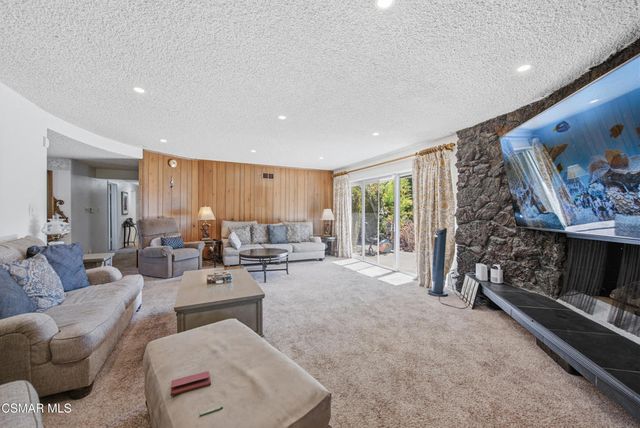 6727 Shoup Avenue, West Hills, CA 91307