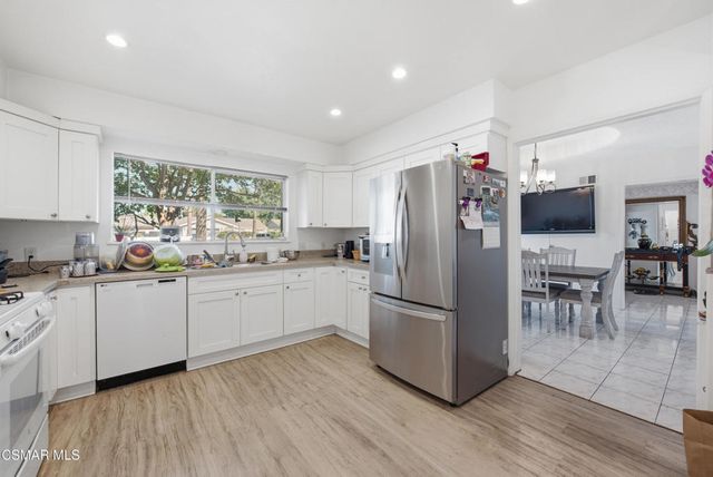 6727 Shoup Avenue, West Hills, CA 91307