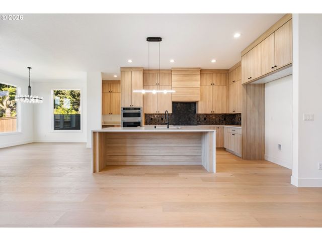12312 Ne 66TH Ct, Vancouver, WA 98686