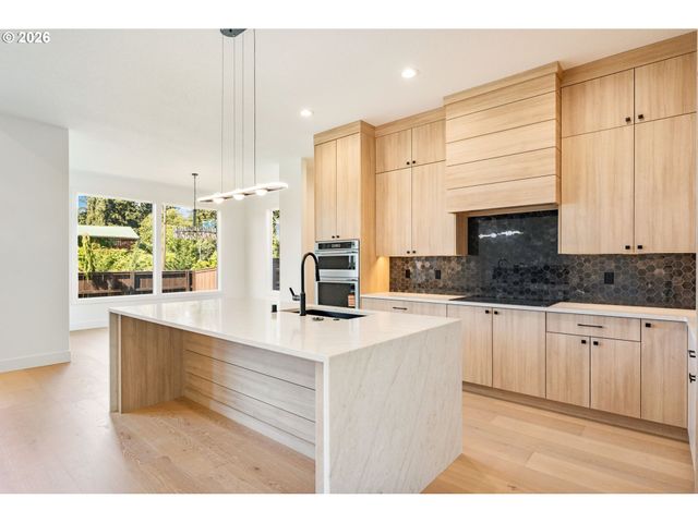 12312 Ne 66TH Ct, Vancouver, WA 98686