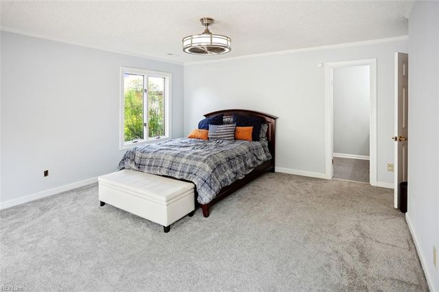 28 Sandie Point LN, Portsmouth, VA 23701