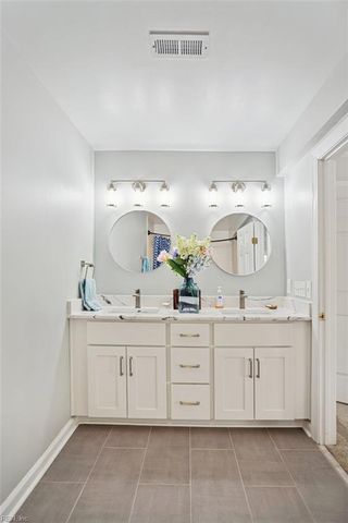 28 Sandie Point LN, Portsmouth, VA 23701