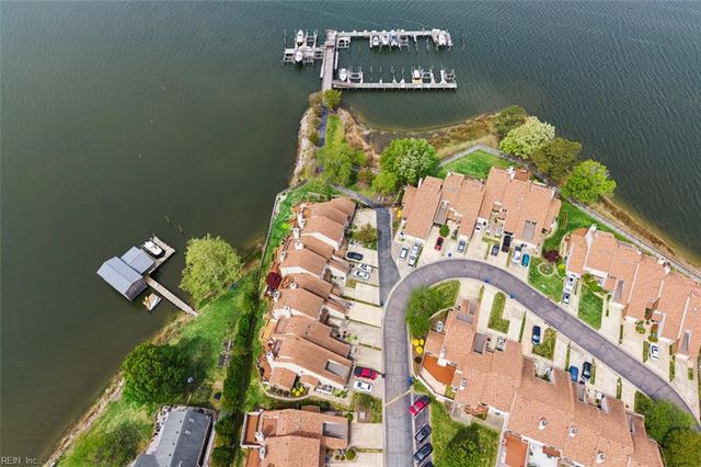 28 Sandie Point LN, Portsmouth, VA 23701