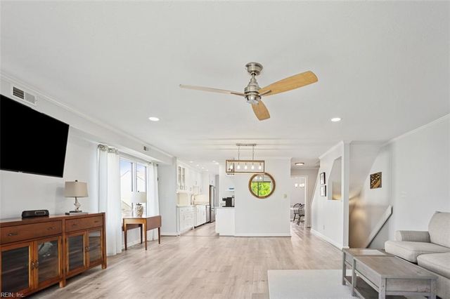 28 Sandie Point LN, Portsmouth, VA 23701