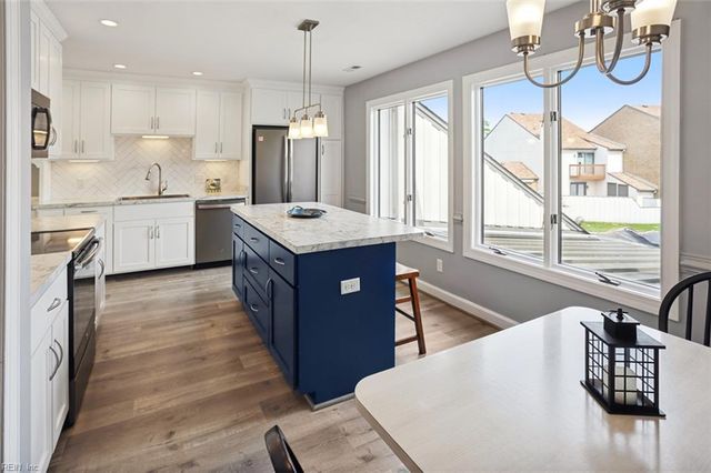 28 Sandie Point LN, Portsmouth, VA 23701